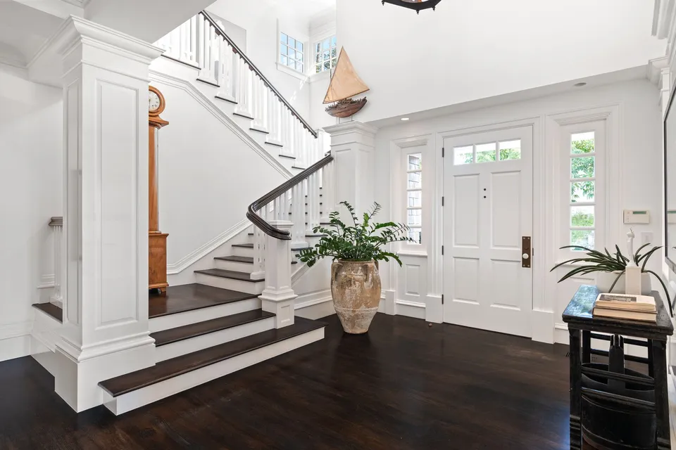 Entry hall with a curved staircase